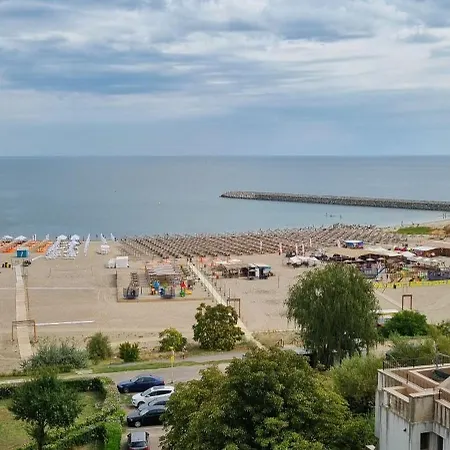 Ocean Breeze Getaway Apartment Constanta