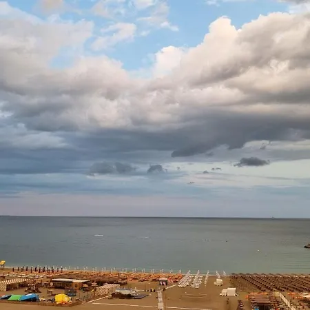 Apartment Ocean Breeze Getaway Constanta